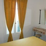 Casa Elea Nausa