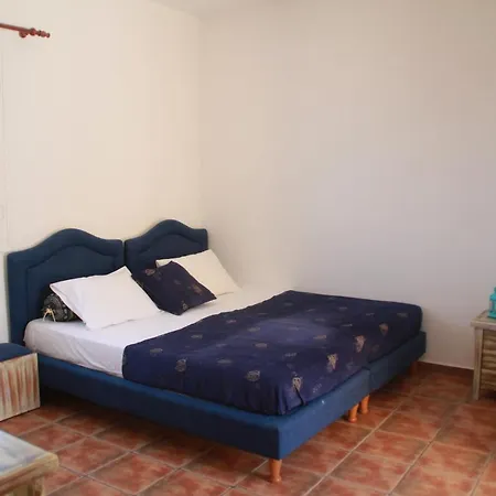 Casa Elea Nausa